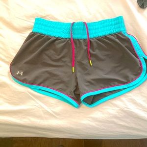 Dark Grey Under Amour girls running shorts.